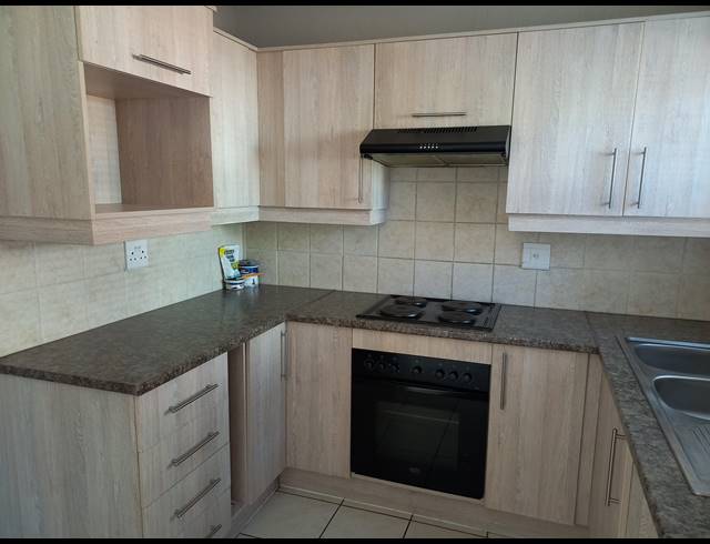 2 BEDROOM DUPLEX TO LET IN WILGEHEUWEL
